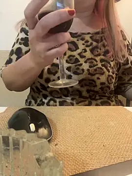 Popinasq online show from September 21, 2025, 5:23 am