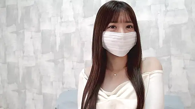 Snapshot of LOVE_MOMO_LOVE chatting on September 21, 2025, 12:10 pm LOVE MOMO LOVE online show from September 21, 2025, 12:10 pm