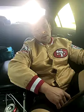 EatMyCake831 online show from November 27, 2025, 4:07 pm