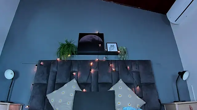 DulceAurora   online show from March 17, 2026, 2:58 am