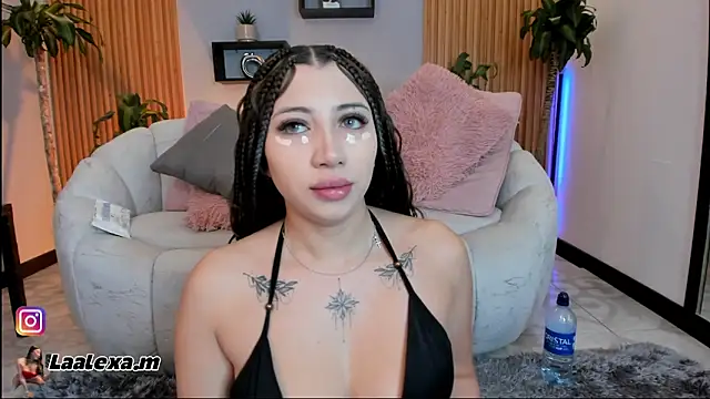 Aixaa charles online show from October 16, 2025, 12:13 pm