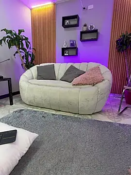 Aixaa charles online show from March 30, 2026, 1:12 pm