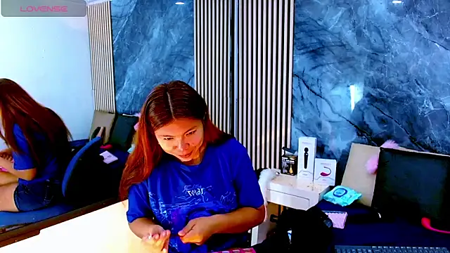 Isalombardi online show from September 21, 2025, 4:50 am