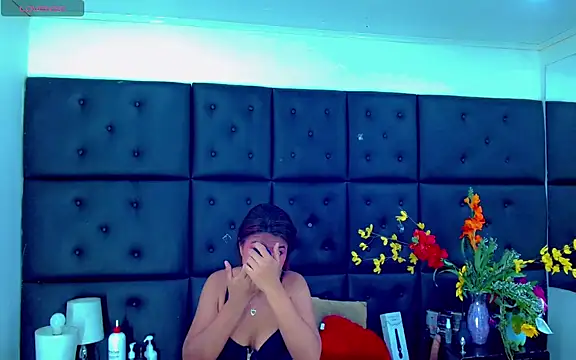 Snapshot of Isalombardi chatting on February 19, 2026, 3:03 am Isalombardi online show from February 19, 2026, 3:03 am