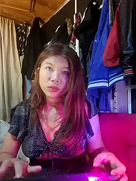 Isalombardi online show from September 24, 2025, 5:36 am