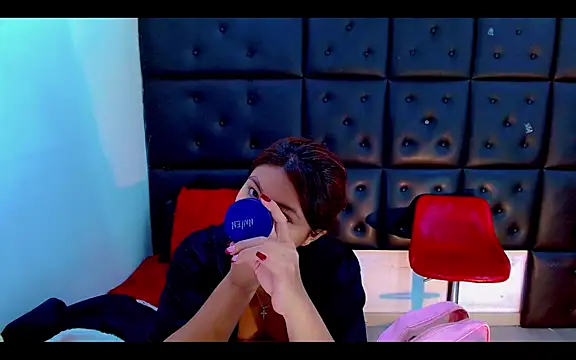 Snapshot of Isalombardi chatting on February 28, 2026, 2:44 am Isalombardi online show from February 28, 2026, 2:44 am