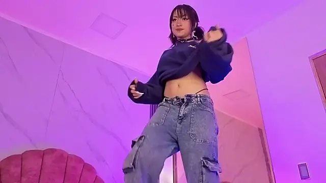 Layla Cullen online show from September 8, 2025, 7:02 pm