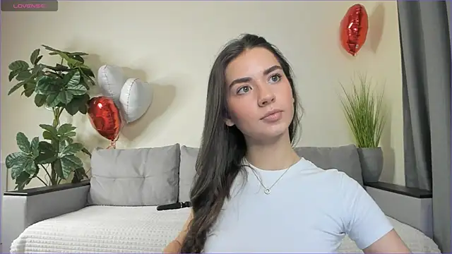 NicoleLuv online show from March 10, 2025, 1:10 pm