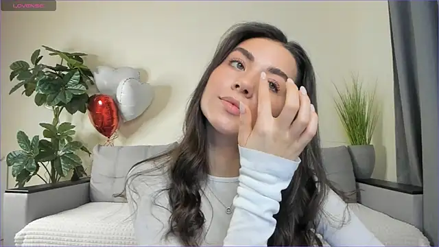 NicoleLuv online show from March 14, 2025, 1:13 pm