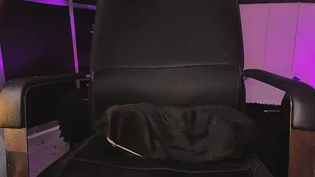 DemonKush-- online show from March 20, 2025, 1:02 am