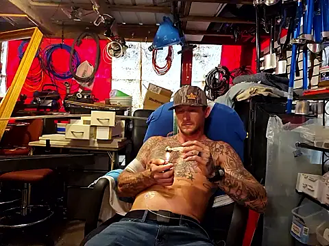 jtw14 online show from October 19, 2025, 2:42 pm