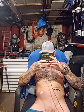 jtw14 online show from September 27, 2025, 4:40 am