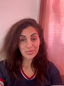 EmaSkyes online show from October 24, 2025, 11:31 am