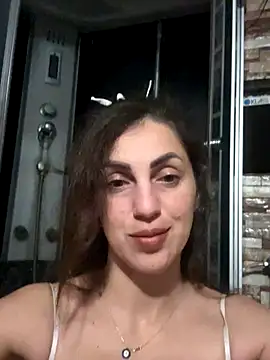 EmaSkyes online show from November 17, 2025, 7:29 pm