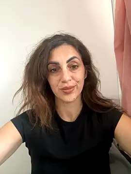 EmaSkyes online show from November 26, 2025, 9:53 am