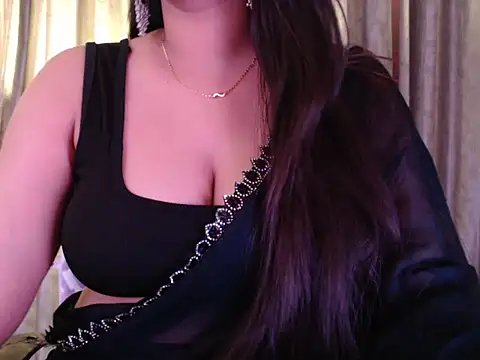 Snapshot of Sexy_Myra18 chatting on May 18, 2026, 4:07 am Sexy Myra18 online show from May 18, 2026, 4:07 am