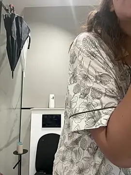 BelleSkye online show from October 20, 2025, 3:19 am