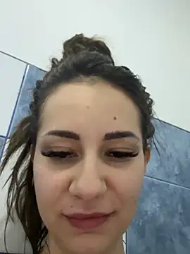 BelleSkye online show from March 15, 2025, 6:21 pm