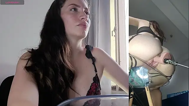 aurelialux online show from October 29, 2025, 9:14 pm