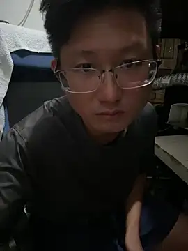 Snapshot of BenBenBom chatting on July 5, 2026, 5:09 pm BenBenBom online show from July 5, 2026, 5:09 pm