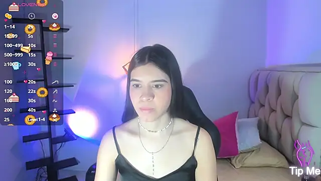 cassiehoward14 online show from September 17, 2025, 6:54 pm