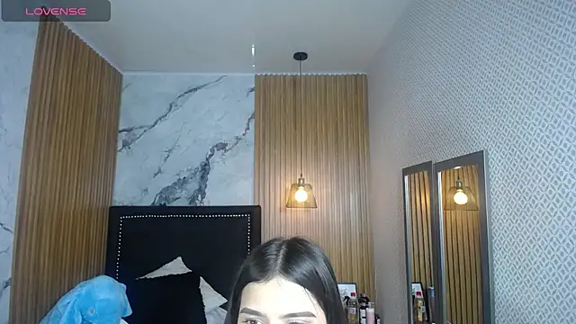 cassiehoward14 online show from October 18, 2025, 6:54 pm