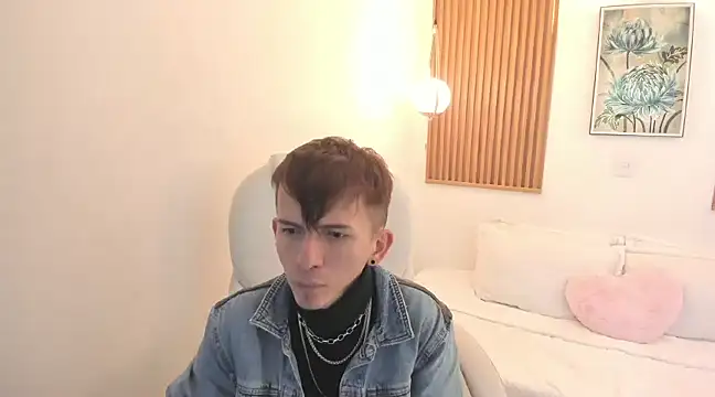 smallgiant27 online show from March 16, 2025, 7:48 am