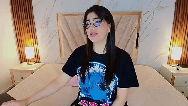 Amelie saenz online show from June 20, 2026, 11:59 am