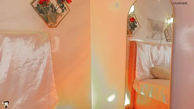 Snapshot of _Rouse_v chatting on November 1, 2025, 2:44 pm Rouse v online show from November 1, 2025, 2:44 pm