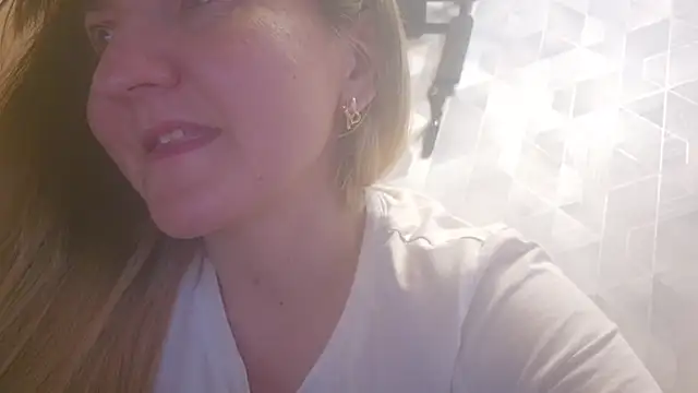 EstrellaWalters online show from April 26, 2026, 3:20 pm