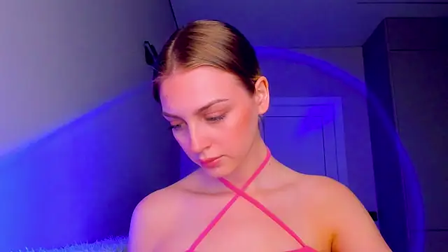 Snapshot of pretty_girlnextdoor chatting on March 19, 2025, 7:17 pm pretty girlnextdoor online show from March 19, 2025, 7:17 pm