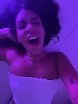 -Naomyy- online show from September 25, 2025, 12:27 am