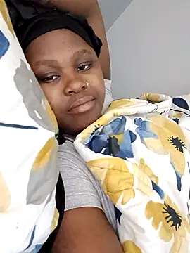 Dark Berry 26 online show from March 17, 2026, 8:01 pm