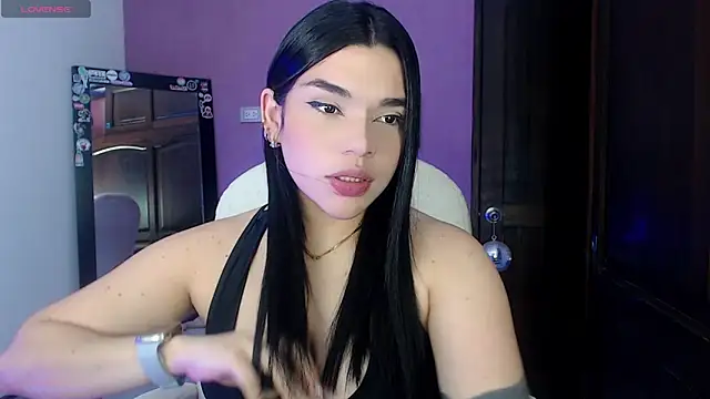 Snapshot of Veronica_111 chatting on February 25, 2025, 3:42 am Veronica 111 online show from February 25, 2025, 3:42 am