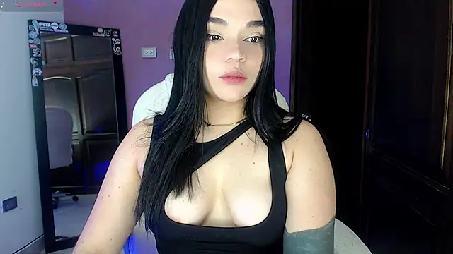 Snapshot of Veronica_111 chatting on March 4, 2025, 5:11 am Veronica 111 online show from March 4, 2025, 5:11 am