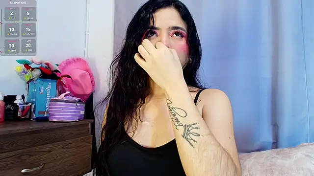 Snapshot of adara_johnson__ chatting on November 6, 2025, 11:47 am adara johnson online show from November 6, 2025, 11:47 am