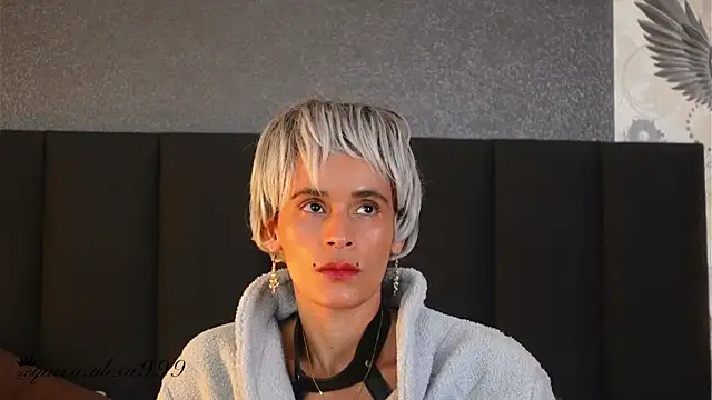 Alexa Duque34 online show from December 1, 2025, 3:46 pm