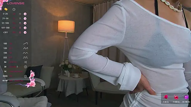 AngellaRoss online show from September 29, 2025, 6:46 pm