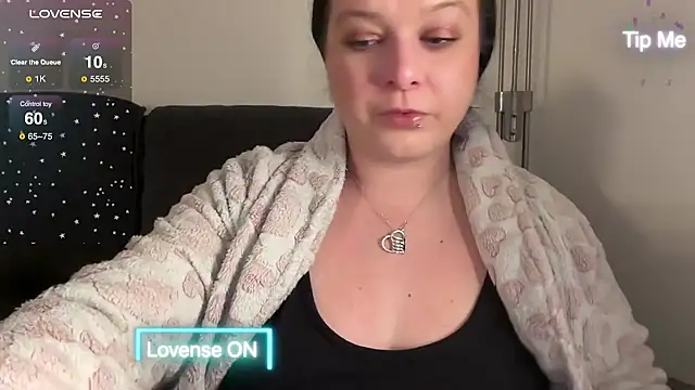 NaughtyWifeUK online show from February 11, 2025, 1:20 am