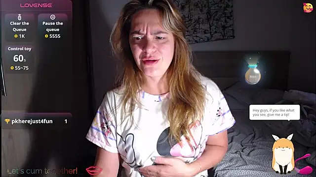 ParisW online show from September 9, 2025, 10:47 am