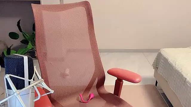 Daisy-77 online show from December 17, 2025, 10:26 pm