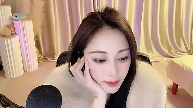 Daisy-77 online show from March 19, 2025, 9:16 pm