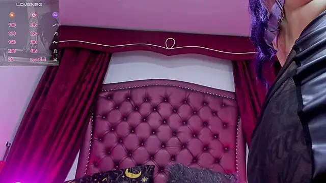 Snapshot of Maddissonlove chatting on November 14, 2025, 12:53 pm Maddissonlove online show from November 14, 2025, 12:53 pm