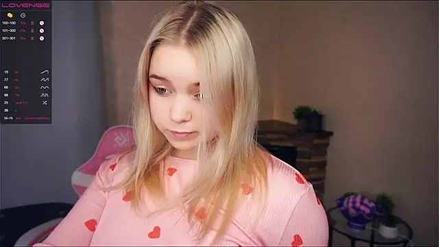 Snapshot of ZaraCreedon chatting on March 4, 2025, 7:11 pm ZaraCreedon online show from March 4, 2025, 7:11 pm