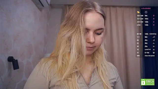 Snapshot of ZaraCreedon chatting on November 18, 2025, 5:22 am ZaraCreedon online show from November 18, 2025, 5:22 am