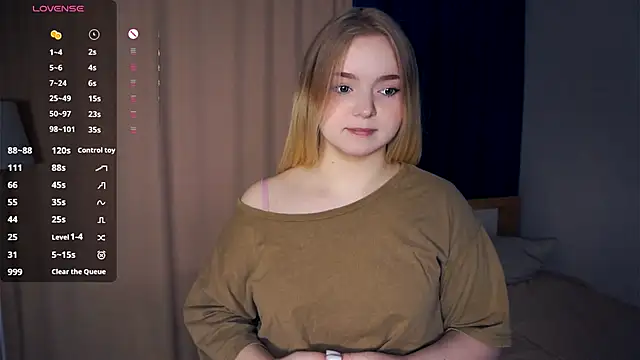 Snapshot of ZaraCreedon chatting on November 8, 2025, 5:55 am ZaraCreedon online show from November 8, 2025, 5:55 am