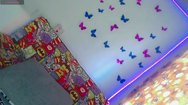 Perla Hotcortes online show from June 19, 2026, 6:25 pm