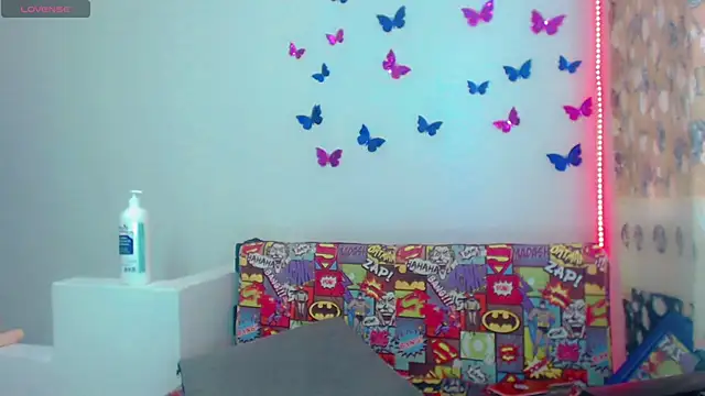 Perla Hotcortes online show from June 8, 2026, 11:33 am