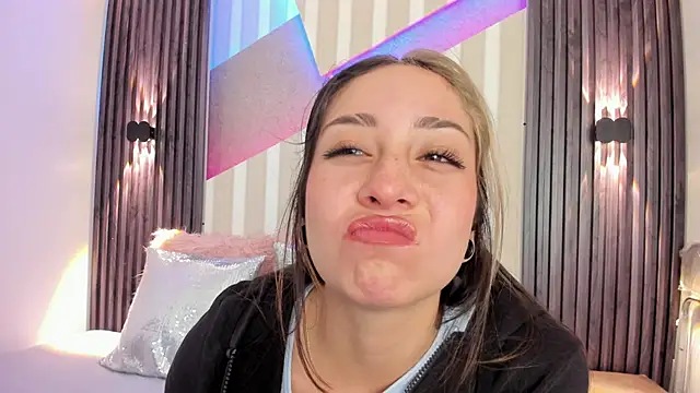 emily layton online show from October 10, 2025, 2:29 pm