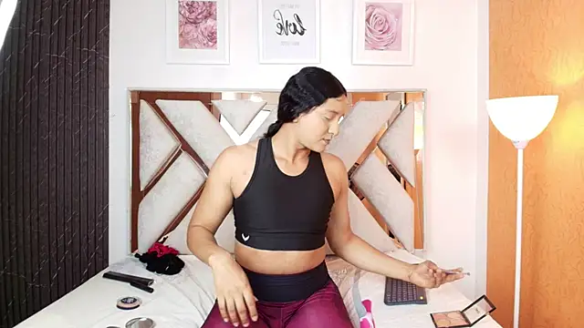 Alison Chan  online show from November 4, 2025, 3:05 pm